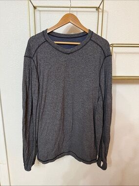 lululemon athletica Men's Dark Navy Long-Sleeve Shirt Size L